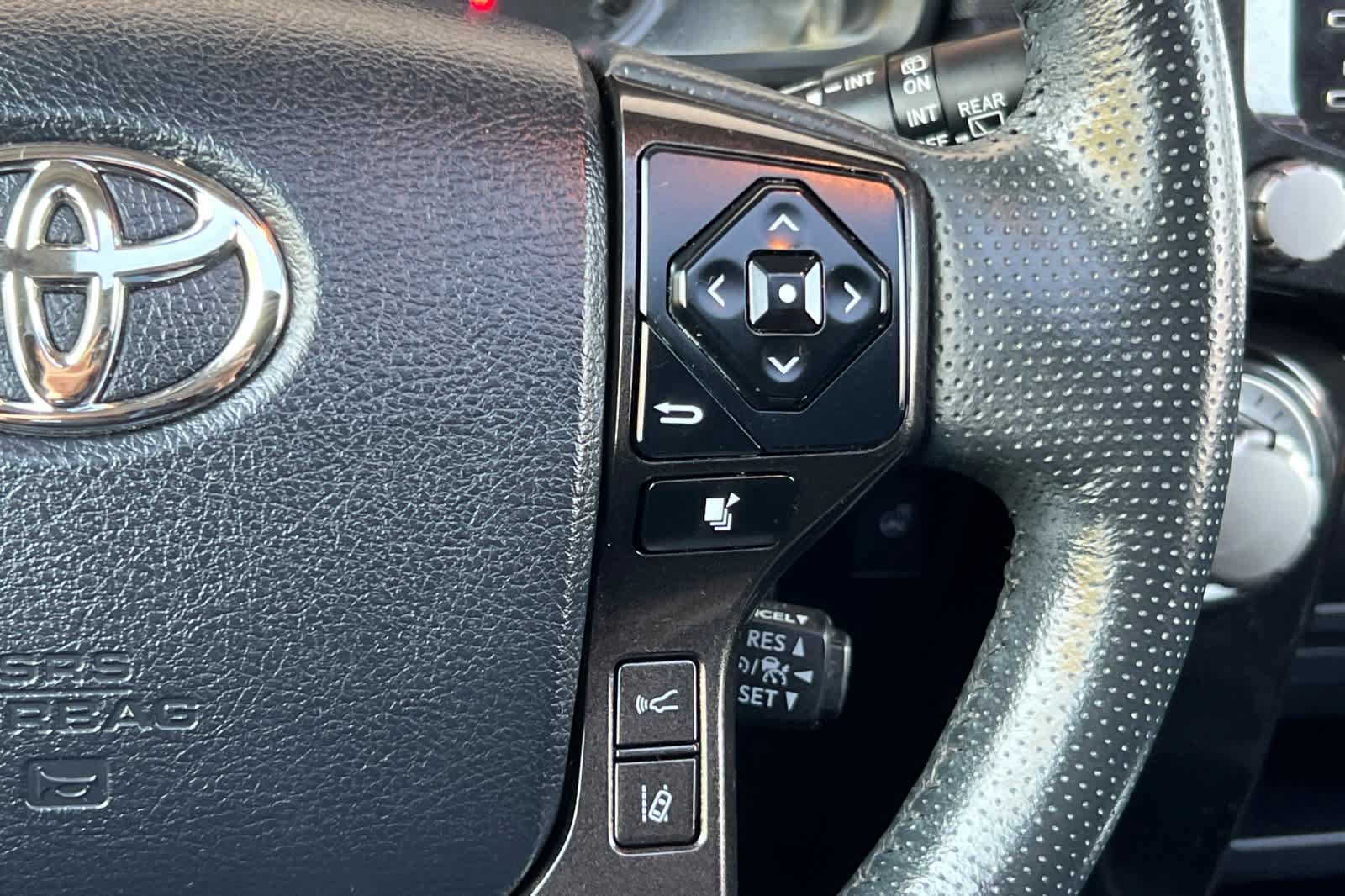 Used 2023 Toyota 4Runner TRD Off-Road Premium w/ Moonroof Package AWD/4WD image 28