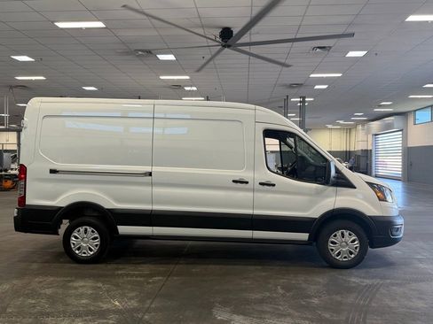 Used 2023 Ford E-Transit Medium Roof image 5