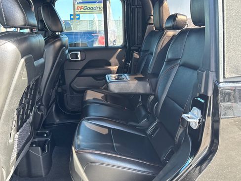 Used 2022 Jeep Gladiator Mojave w/ Cold Weather Group AWD/4WD image 6