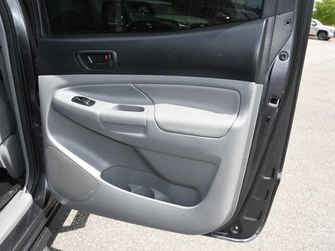 Used 2013 Toyota Tacoma 4x4 Double Cab w/ TRD Sport Pkg image 19