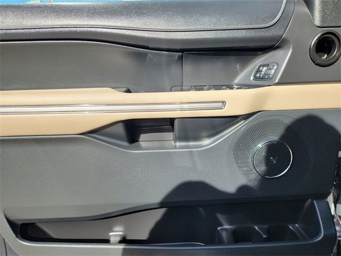 Used 2022 Ford Expedition Max Limited image 23