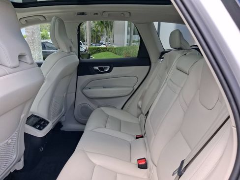 Used 2020 Volvo XC60 T5 Inscription w/ Protection Package Premier FWD image 8