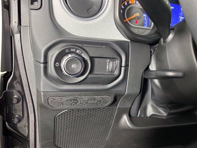 Used 2026 Jeep Wrangler Unlimited Sahara AWD/4WD image 25