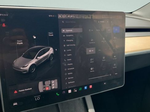 Used 2023 Tesla Model Y Long Range AWD/4WD image 23