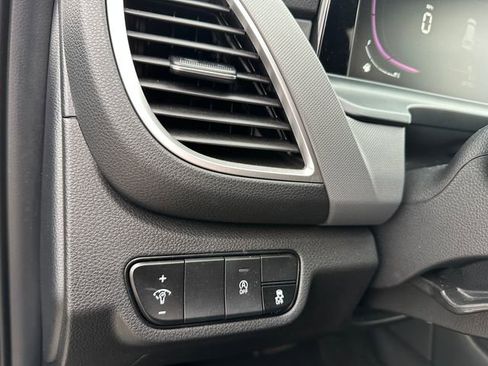 Used 2024 Kia Seltos LX image 17