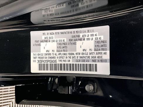 Used 2023 MAZDA MAZDA3 s FWD image 32
