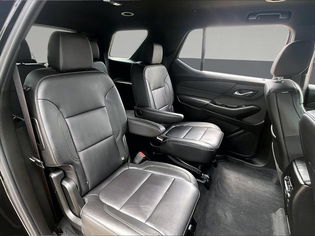 Used 2023 Chevrolet Traverse LT w/ LT Premium Package AWD/4WD image 29
