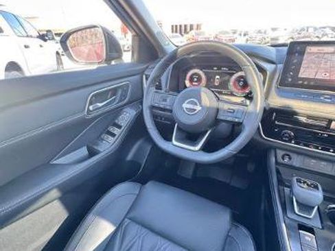 Certified 2024 Nissan Rogue Platinum w/ Platinum Premium Package image 28