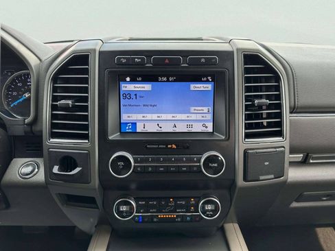 Used 2019 Ford Expedition Max XLT w/ Equipment Group 202A AWD/4WD image 25