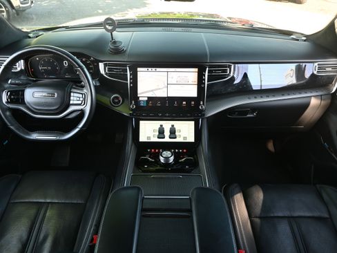 Used 2022 Jeep Grand Wagoneer Series II AWD/4WD image 29