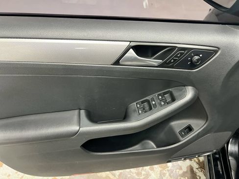 Used 2018 Volkswagen Jetta S w/ Cold Weather Package FWD image 20