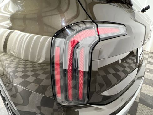 Used 2023 Kia Telluride SX image 16