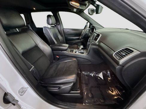 Used 2017 Jeep Grand Cherokee Altitude RWD image 29