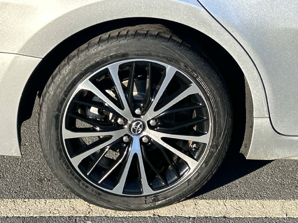Used 2018 Toyota Camry SE FWD image 9
