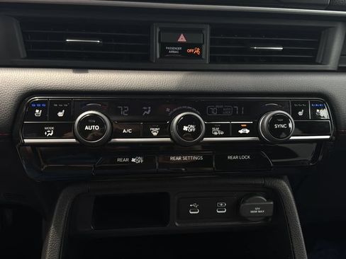 Certified 2026 Honda Pilot Black Edition image 33