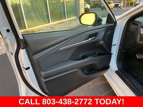 Used 2025 Toyota Camry SE image 5