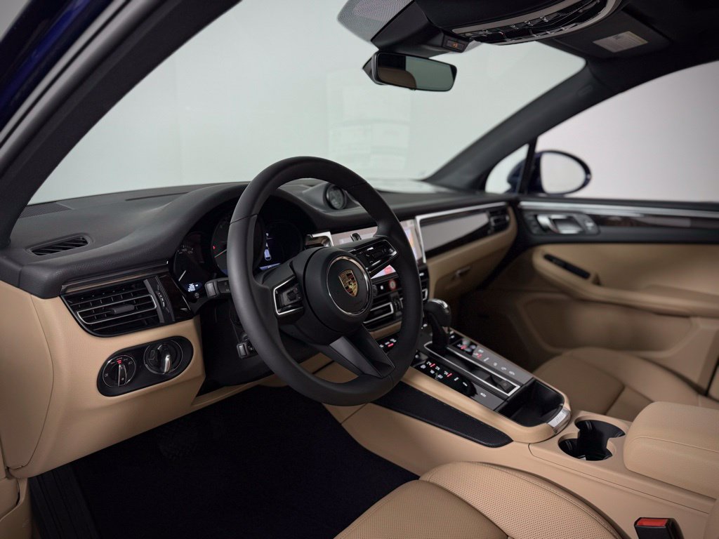 Certified 2026 Porsche Macan S AWD/4WD image 4