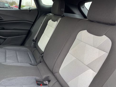 Used 2024 Chevrolet Trax RS image 32