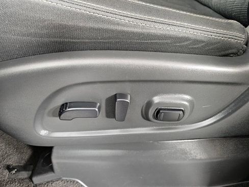 Used 2019 Nissan Titan SV w/ SV Convenience Package image 16