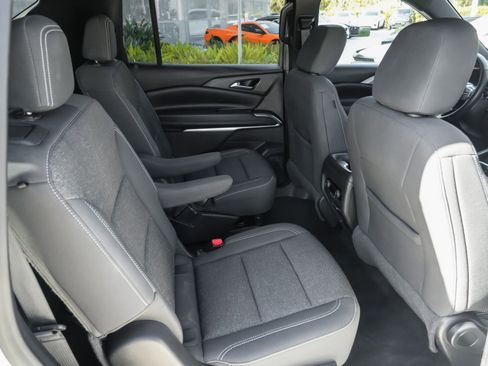 Used 2024 Chevrolet Traverse LT image 36