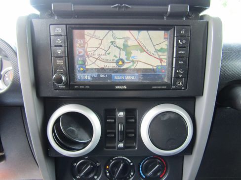 Used 2008 Jeep Wrangler Unlimited Sahara w/ Dual Top Group AWD/4WD image 23