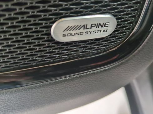 Used 2024 Jeep Compass Limited w/ Sun and Sound Group AWD/4WD image 17