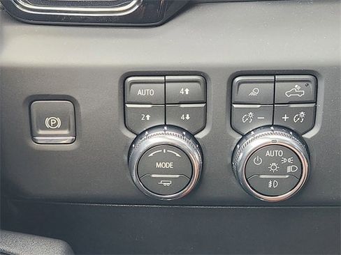 New 2026 GMC Sierra 2500 AT4 w/ AT4 Premium Plus Package image 18