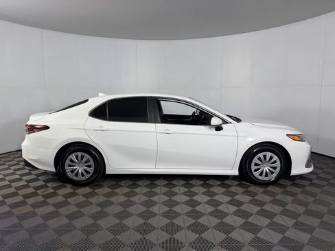 Used 2022 Toyota Camry LE FWD image 6