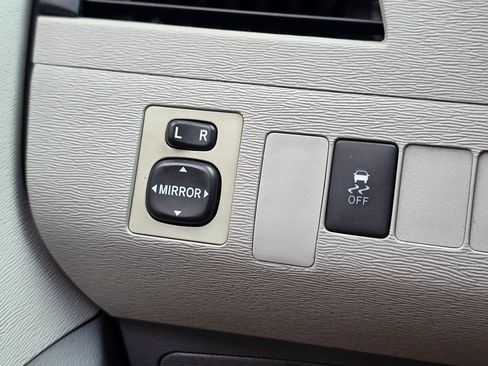 Used 2012 Toyota Sienna LE w/ Preferred Pkg FWD image 51