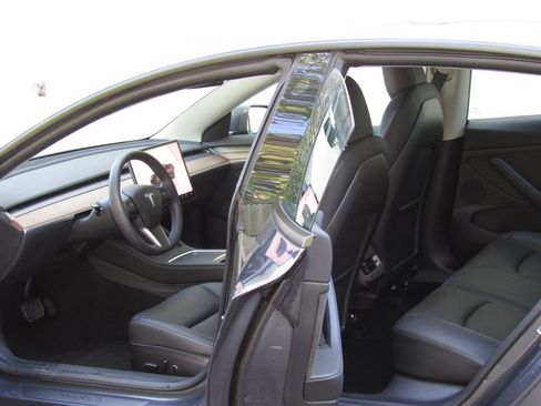 Used 2022 Tesla Model 3 RWD image 12