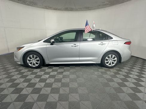 Certified 2025 Toyota Corolla LE FWD image 6