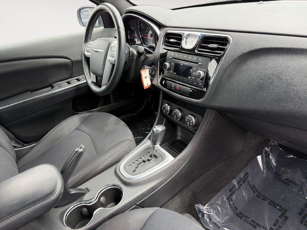 Used 2014 Chrysler 200 Touring FWD image 27