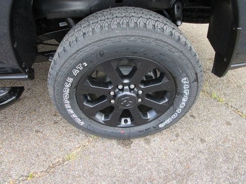 New 2026 RAM 2500 Laramie AWD/4WD image 16