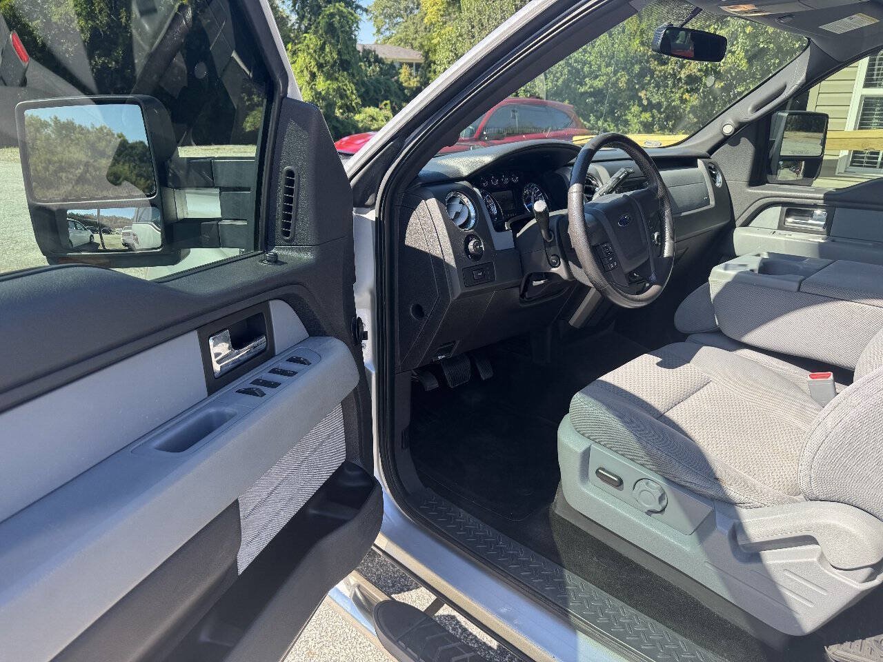 Used 2014 Ford F150 XLT w/ Equipment Group 302A Luxury AWD/4WD image 13