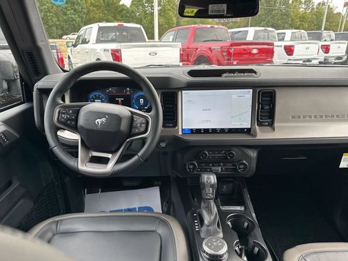 New 2025 Ford Bronco Outer Banks image 15
