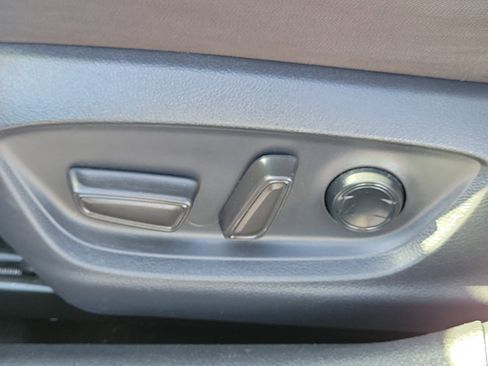 Used 2018 Toyota Camry LE image 17