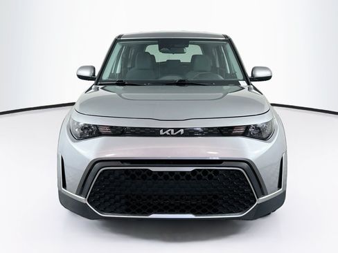Used 2025 Kia Soul LX w/ LX Technology Package FWD image 2