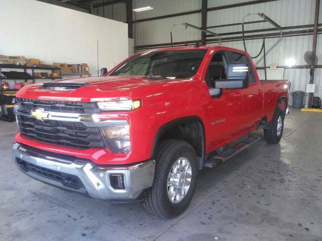 Used 2025 Chevrolet Silverado 3500 LT w/ Safety Package AWD/4WD image 4