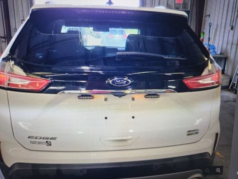 Used 2020 Ford Edge SEL AWD/4WD image 3