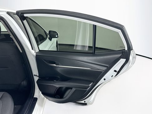 Used 2025 Toyota Camry LE image 29