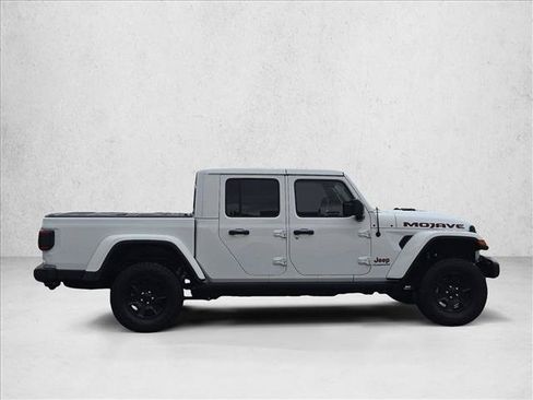 Used 2022 Jeep Gladiator Mojave AWD/4WD image 4