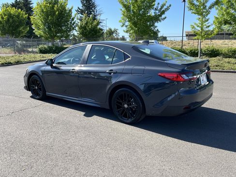 Used 2025 Toyota Camry SE w/ Multimedia Upgrade Package AWD/4WD image 3