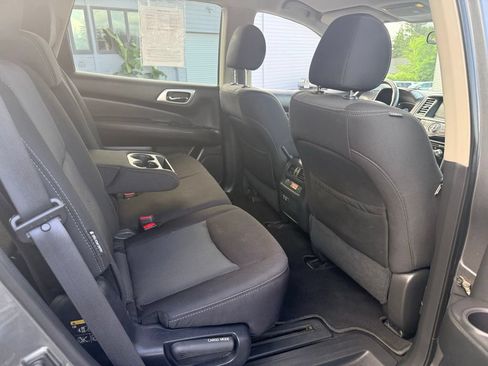Used 2020 Nissan Pathfinder SV AWD/4WD image 34