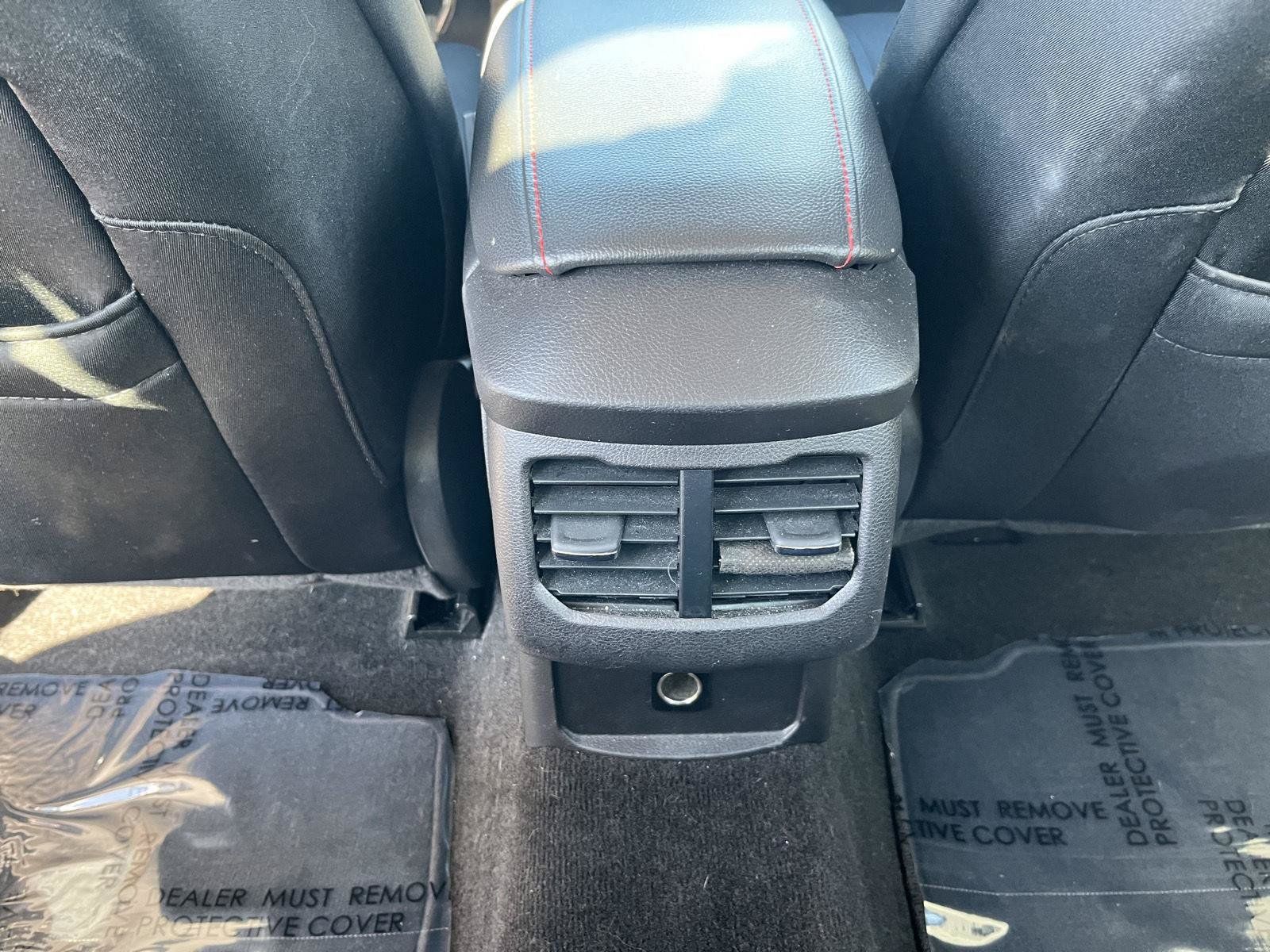 Used 2014 Ford Fusion SE FWD image 12