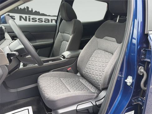 Used 2023 Nissan Kicks S FWD image 11
