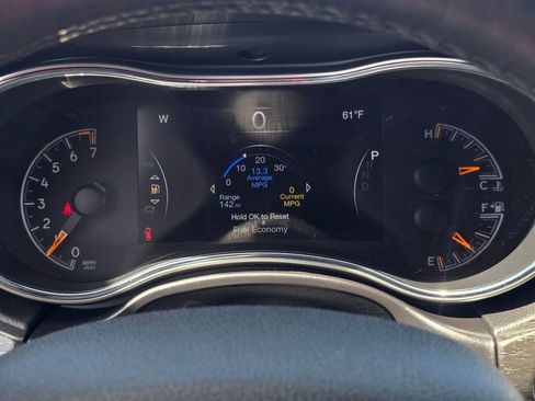 Used 2018 Jeep Grand Cherokee Altitude AWD/4WD image 27