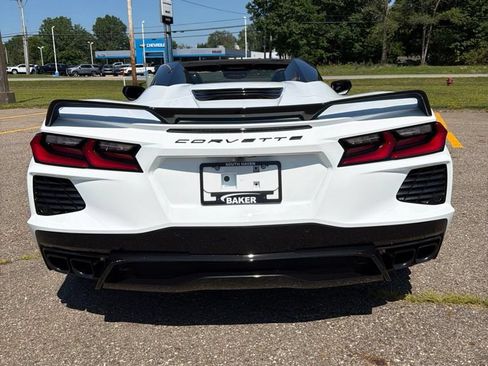 Used 2024 Chevrolet Corvette Stingray Premium Conv w/ Z51 Performance Package RWD image 7