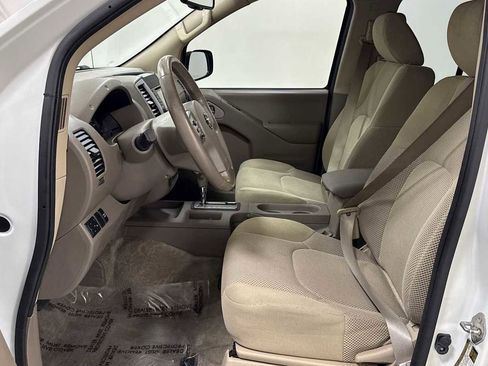 Used 2018 Nissan Frontier SV image 13