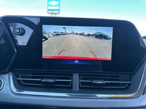 Used 2025 Chevrolet Trax LT image 44