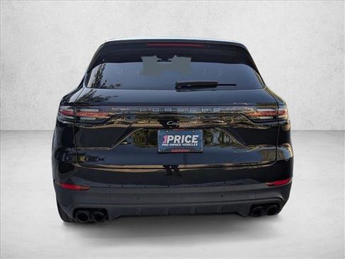 Used 2023 Porsche Cayenne Platinum Edition image 7